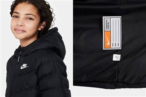Abrigos nike PenalbaWeb.com