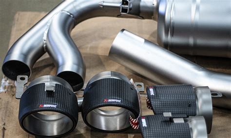 Akrapovic coche PenalbaWeb.com