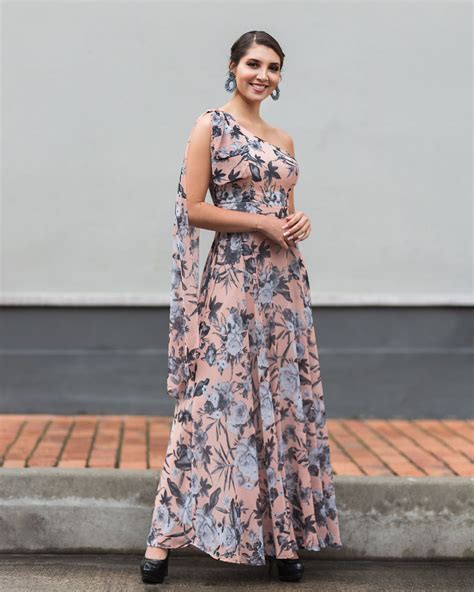 Alquiler de vestidos de fiesta en PenalbaWeb.com