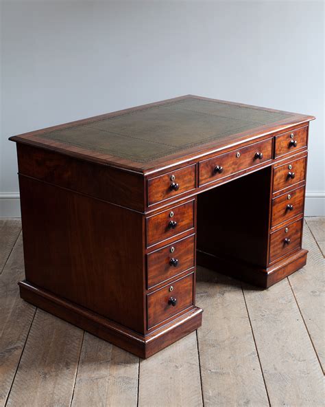 Antique desk PenalbaWeb.com
