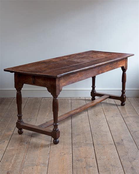 Antique table PenalbaWeb.com