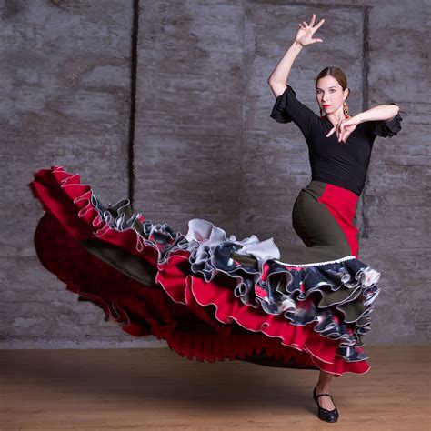 Bata cola flamenco PenalbaWeb.com