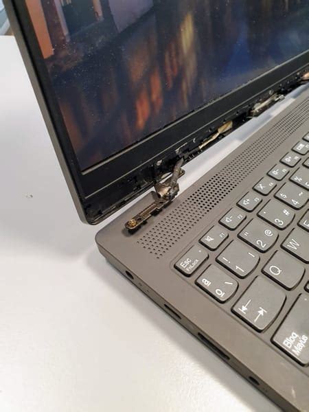 Bisagra lenovo PenalbaWeb.com