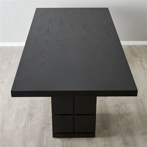 Black dining table PenalbaWeb.com