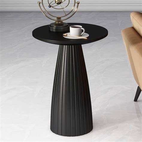 Black side table PenalbaWeb.com