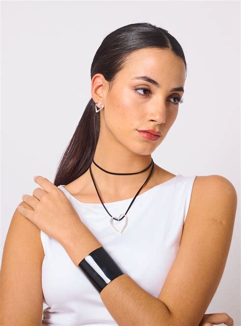 Brazalete negro PenalbaWeb.com