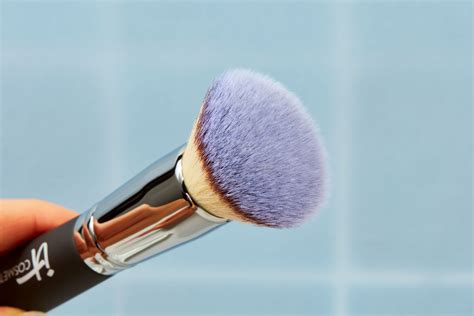 Brush foundation PenalbaWeb.com