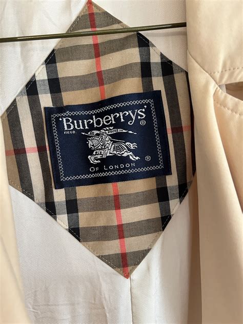 Burberrys trench coat PenalbaWeb.com