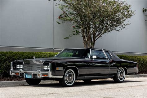 Cadillac dorado PenalbaWeb.com