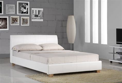 Cama color blanco PenalbaWeb.com
