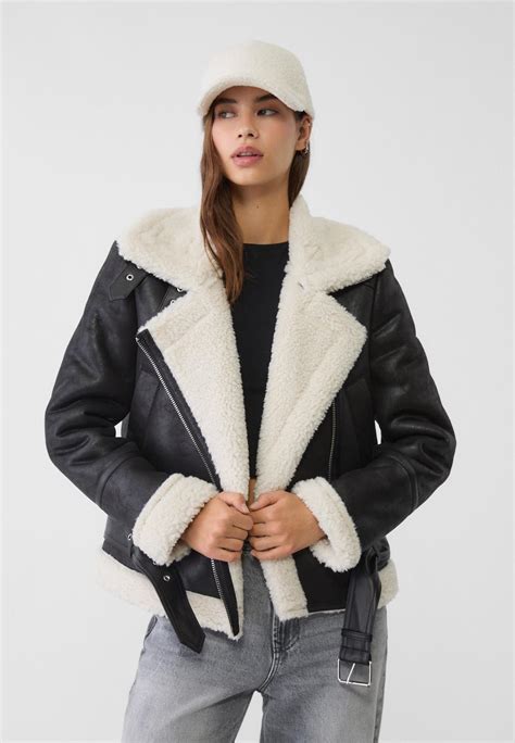 Cazadora negra stradivarius PenalbaWeb.com