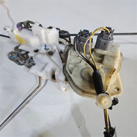 Cerradura puerta honda civic PenalbaWeb.com