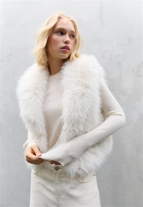 Chaleco pelo stradivarius PenalbaWeb.com