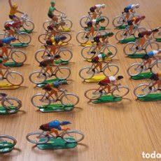 Ciclistas de plastico PenalbaWeb.com