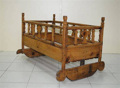 Cuna madera antigua PenalbaWeb.com