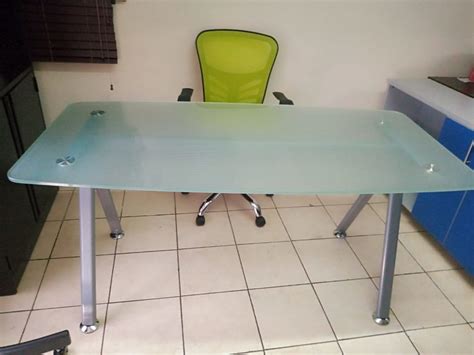 Escritorio de vidrio templado PenalbaWeb.com
