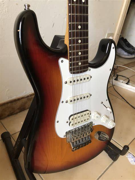 Fender stratocaster floyd rose PenalbaWeb.com