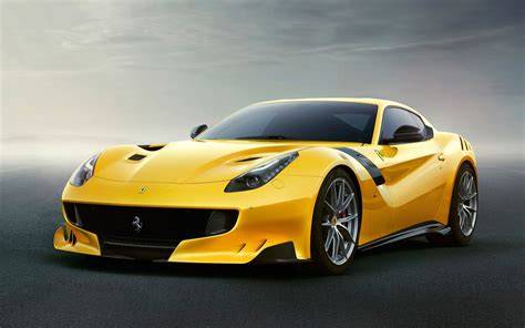 Ferrari amarillo PenalbaWeb.com