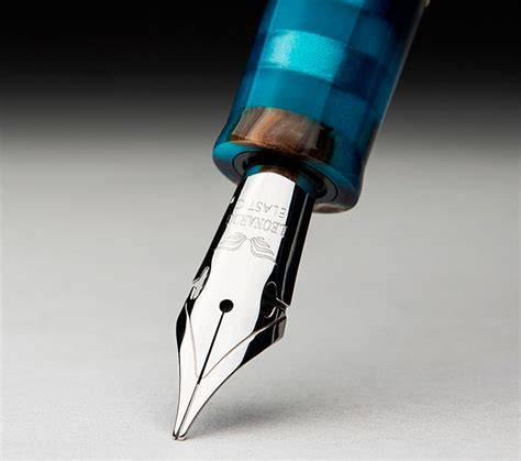 Foto pluma estilografica PenalbaWeb.com