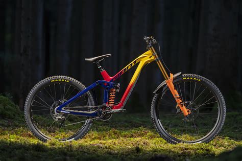 Giant downhill PenalbaWeb.com