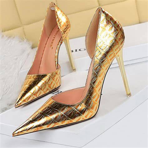 Gold shoes PenalbaWeb.com