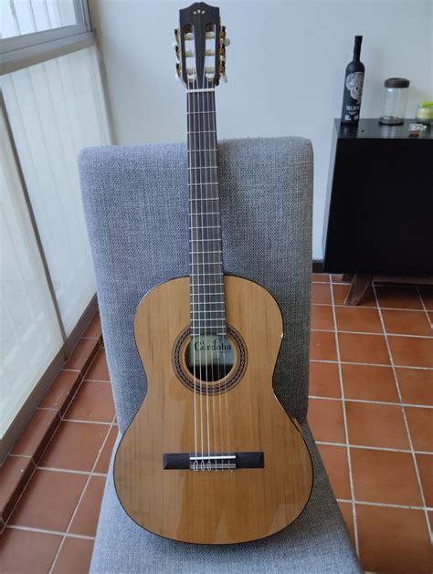 Guitarra cadete PenalbaWeb.com