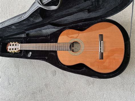 Guitarra espanola admira PenalbaWeb.com