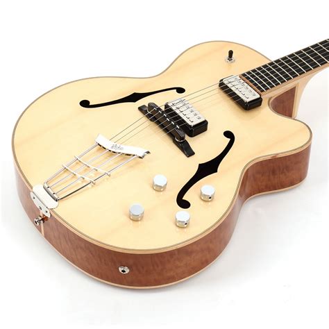Hofner PenalbaWeb.com