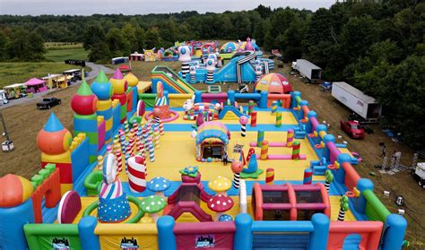 Inflatable PenalbaWeb.com