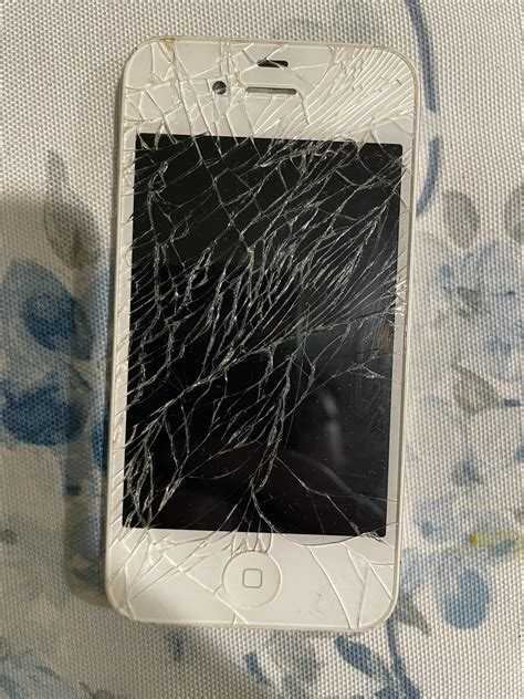 Iphone 4 roto PenalbaWeb.com
