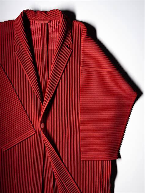 Issey miyake PenalbaWeb.com