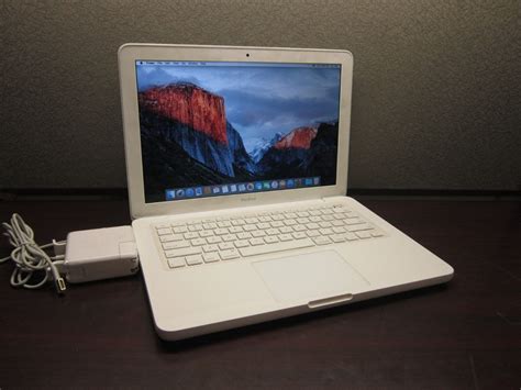 Macbook blanco 2010 PenalbaWeb.com