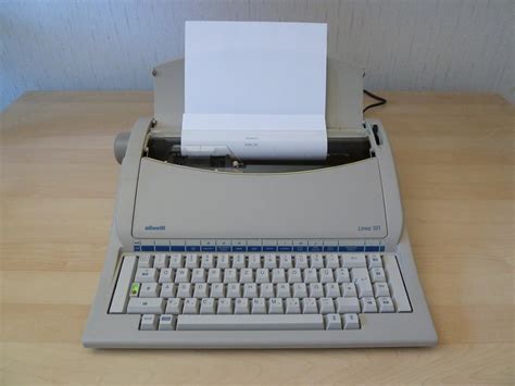 Maquina escribir olivetti electrica PenalbaWeb.com