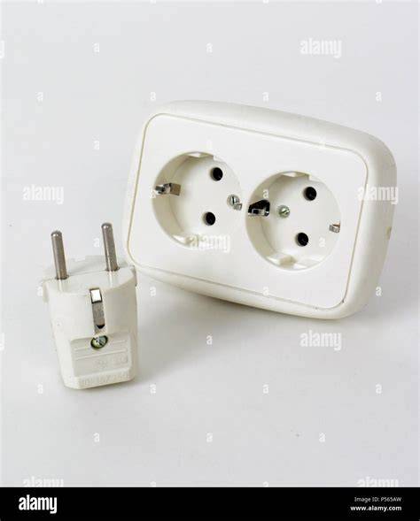 Material electrico enchufe PenalbaWeb.com