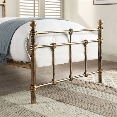 Metal brass bed PenalbaWeb.com