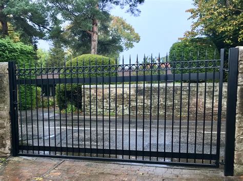 Metal gate PenalbaWeb.com