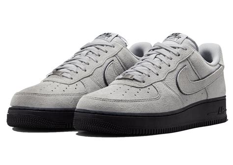 Nike grises PenalbaWeb.com