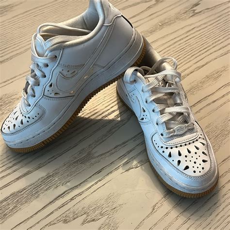 Nike perforated PenalbaWeb.com