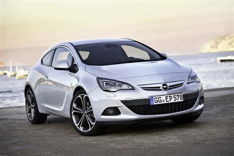 Opel astra gtc PenalbaWeb.com