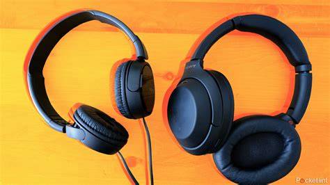 Over ear PenalbaWeb.com