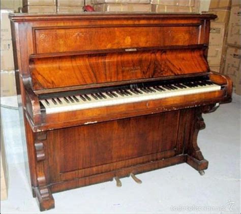 Piano vertical antiguo PenalbaWeb.com