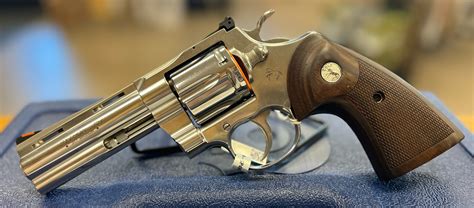 Revolver colt python PenalbaWeb.com