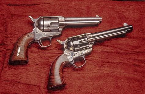 Revolver colt PenalbaWeb.com
