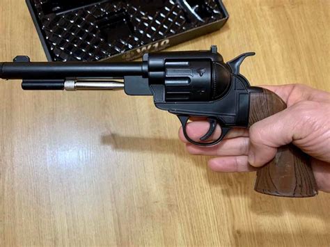 Revolver juguete PenalbaWeb.com
