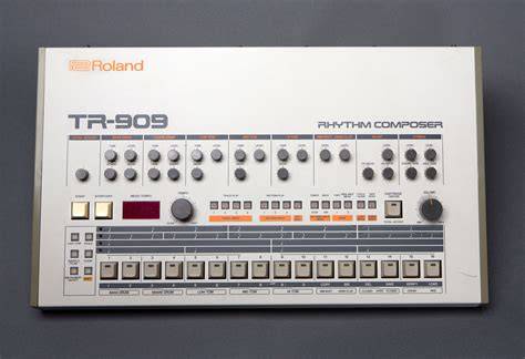 Roland 909 PenalbaWeb.com