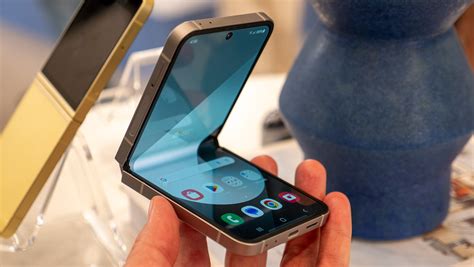 Samsung flip PenalbaWeb.com