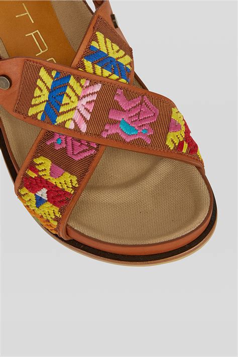 Sandalias bordadas PenalbaWeb.com