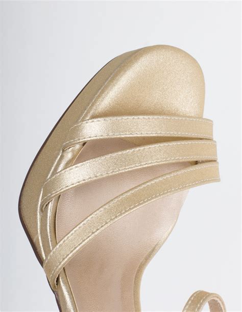 Sandalias doradas fiesta PenalbaWeb.com