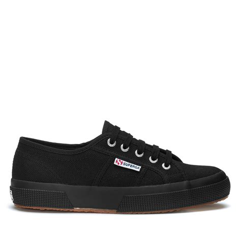 Superga negras PenalbaWeb.com