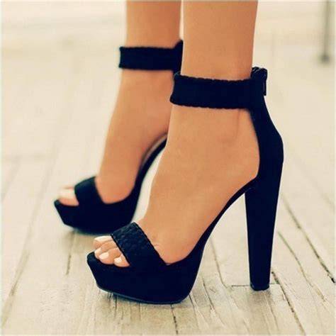 Tacones altos  mujer PenalbaWeb.com